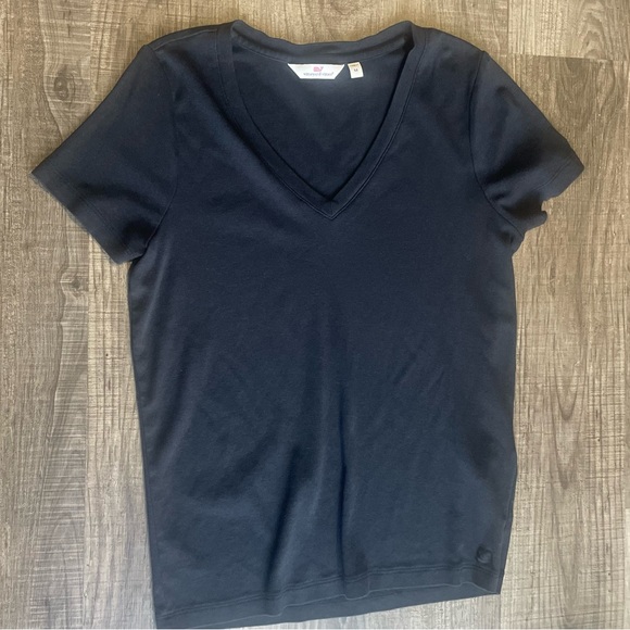 Vineyard Vines Tops Vineyard Vines Black Tee M Poshmark